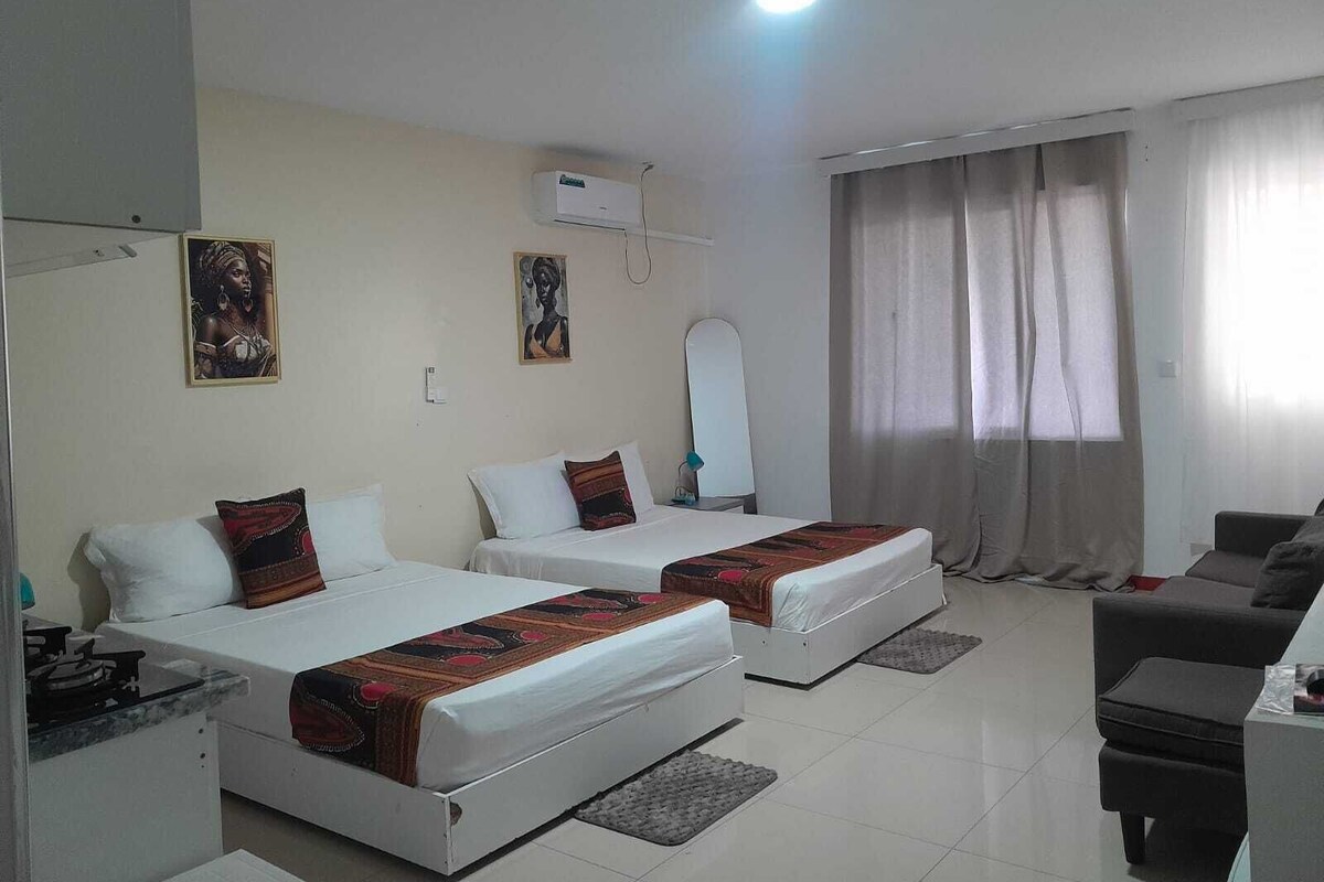 Comfort Studio Suite | Meja, ruang kerja komputer riba, Wi-fi percuma 