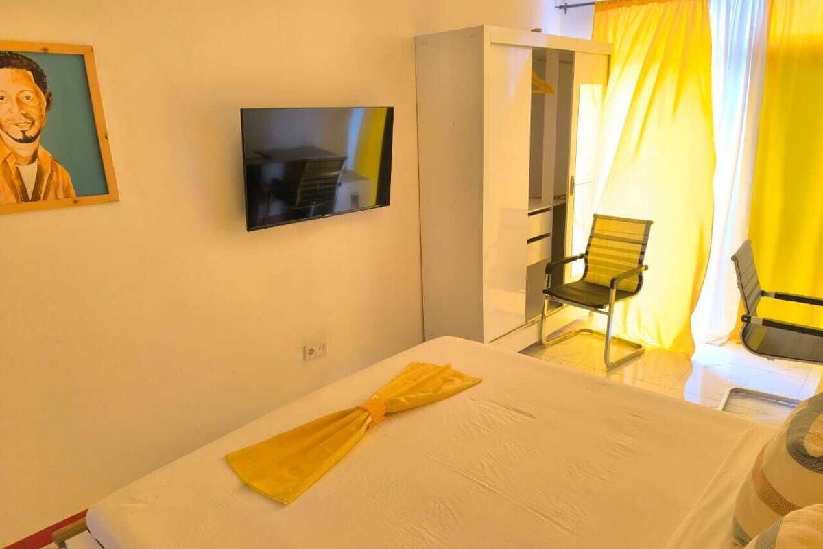 Comfort Double Room | 2 bedrooms, individually decorated, desk, laptop workspace