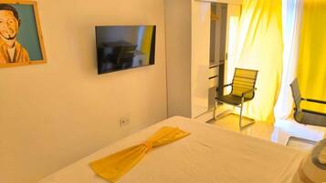 Comfort-Doppelzimmer | 2 Schlafzimmer, individuell dekoriert, Schreibtisch