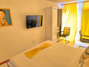 Habitación Confort doble | Decoración individual, escritorio, espacio para trabajar con un portátil