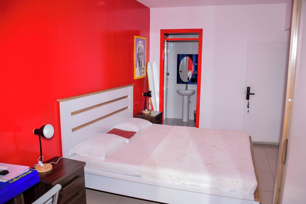 Habitación doble Confort | Escritorio, espacio para trabajar con laptop y wifi gratis