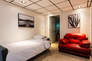 3 chambres, bureau, Wi-Fi, draps fournis