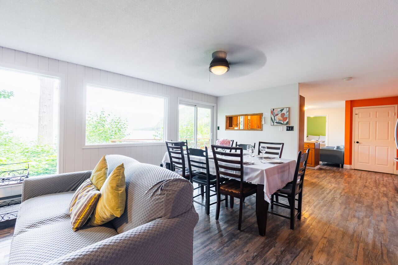 Smart TV, fireplace, offices