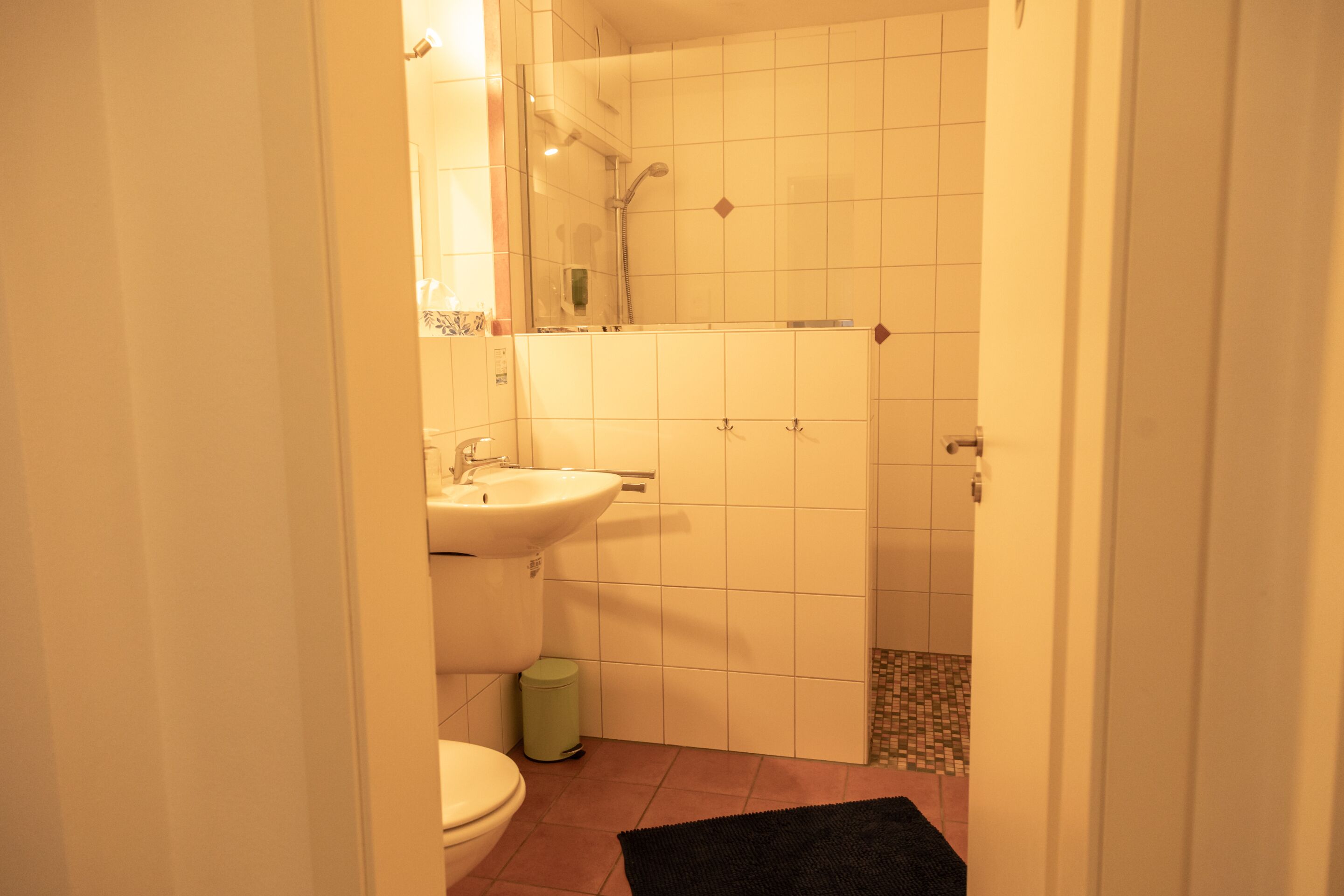 Habitacion Doble-económico-baño Compartido-sin Vista-gemeinschaftsbad - Bonn