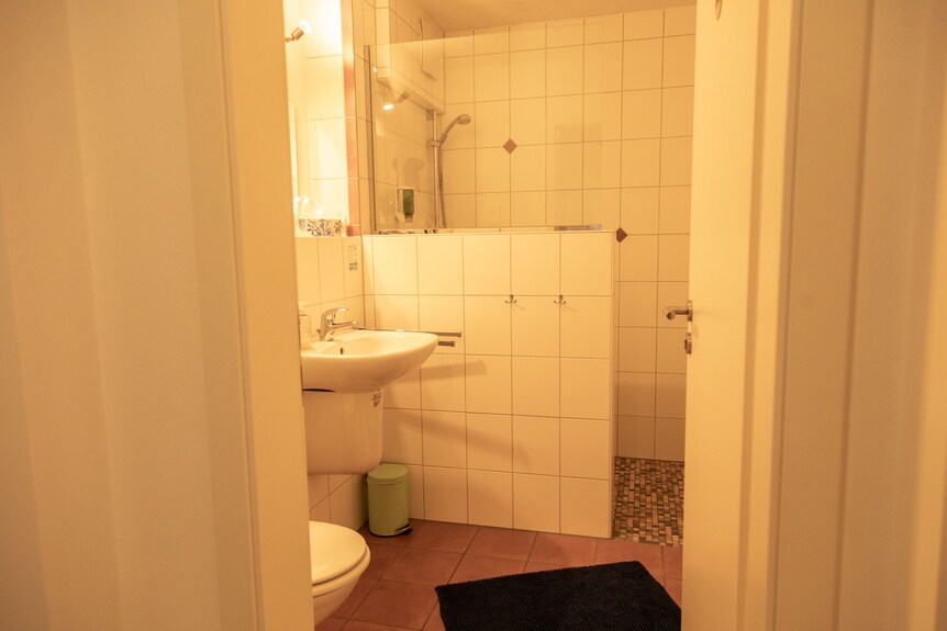 Habitacion Doble-económico-baño Compartido-sin Vista-gemeinschaftsbad - Bonn