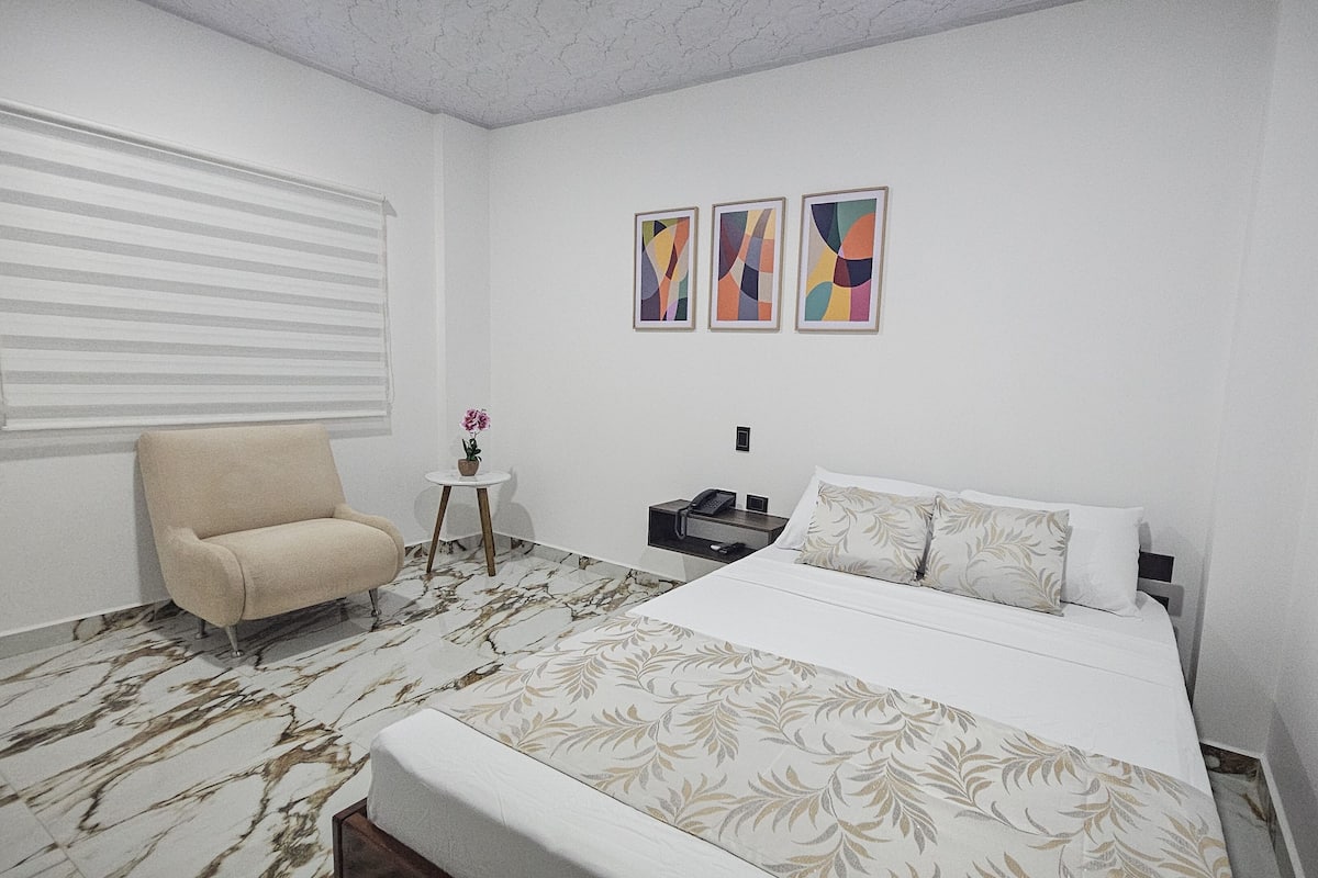 Comfort Room | Free WiFi, bed sheets