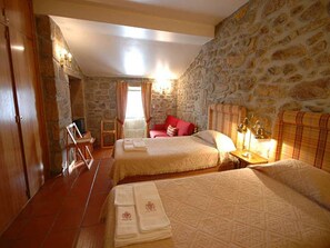 10 chambres, fer et planche Ă repasser, Wi-Fi gratuit, draps fournis