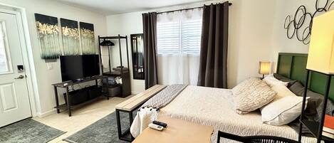 1 bedroom, iron/ironing board, WiFi, bed sheets