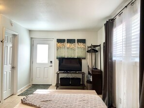 1 chambre, fer et planche à repasser, Wi-Fi, literie fournie