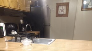 Private kitchen - Cozy , comfortable, and warm with unique features and plenty of amenities! (Mountain City)