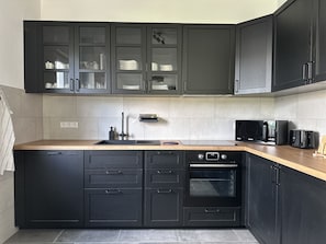 Fridge, microwave, oven, stovetop - 110qm Neu und Modern Eingerichtet / Nähe Berlin-potsdam (Ludwigsfelde)