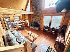 Smart TV, fireplace