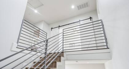 Disney Luxury 3 Bedroom - Comfortable 12 Guests + EV