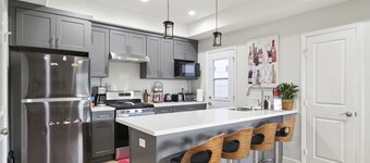 Disney Luxury 3 Bedroom - Comfortable 12 Guests + EV