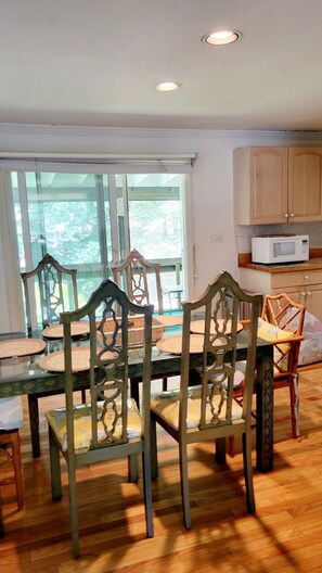 تناول الطعام