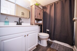 Hårføner og håndklær