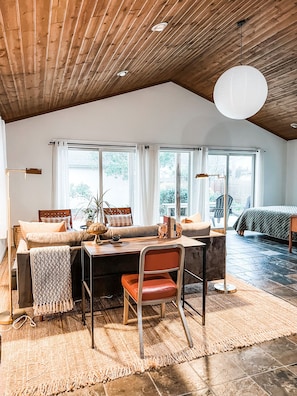 Living area - Cozy Costal House 5 minuets from the beach and walking distance to downtown! (Fort Bragg)