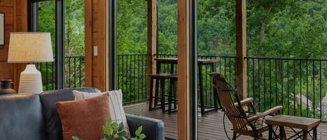 Smart TV, fireplace, offices