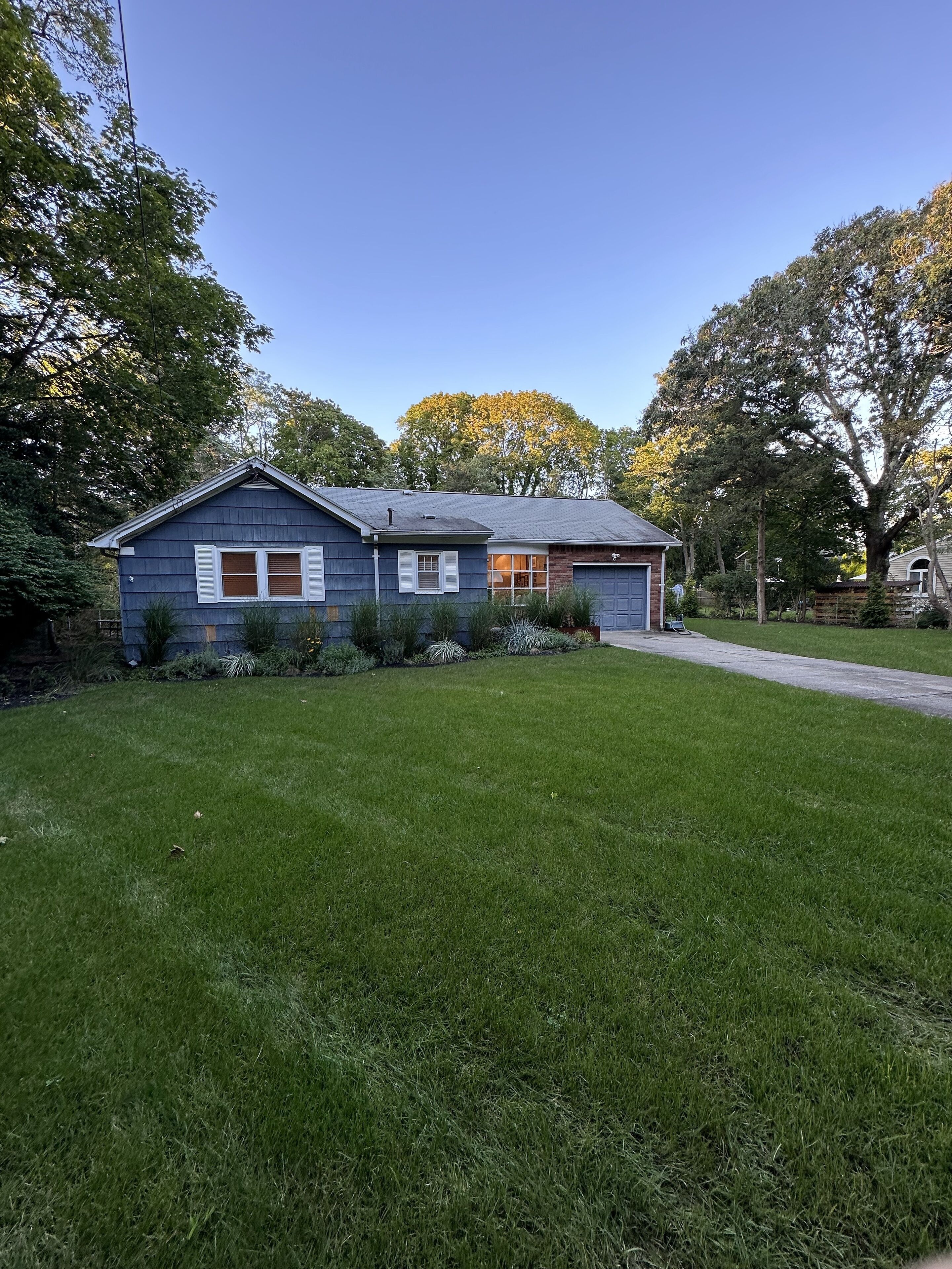 Cozy two-bedroom cottage in Long Island's bucolic Brookhaven Hamlet