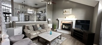 4 Bedroom House 5 minutes from restaurants and shopping