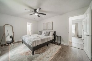 4 chambres, fer et planche Ă repasser, accĂšs au Wi-Fi (inclus)