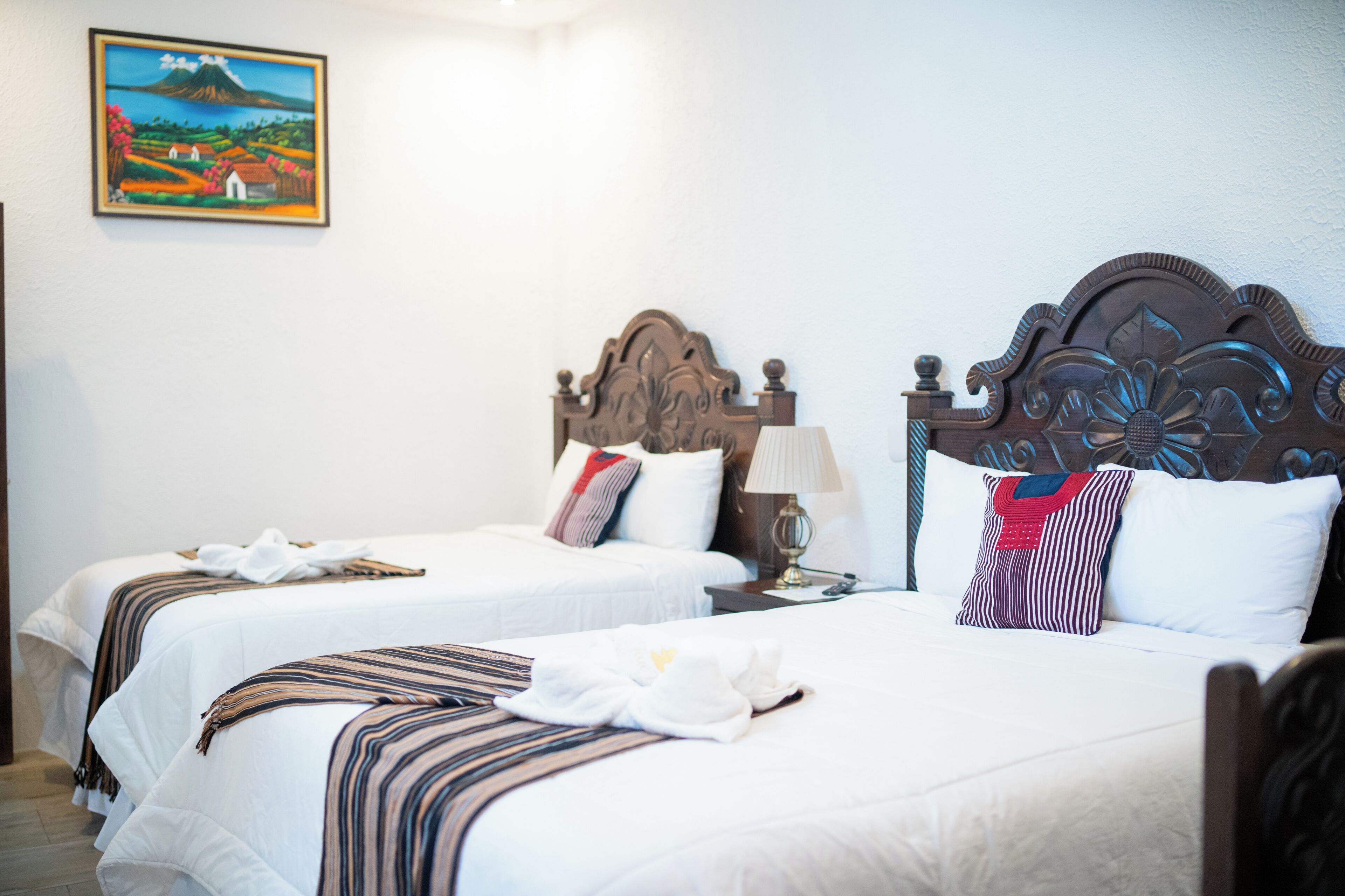 高级双人房 | 防过敏的被褥、羽绒被、加厚床垫、笔记本电脑工作区