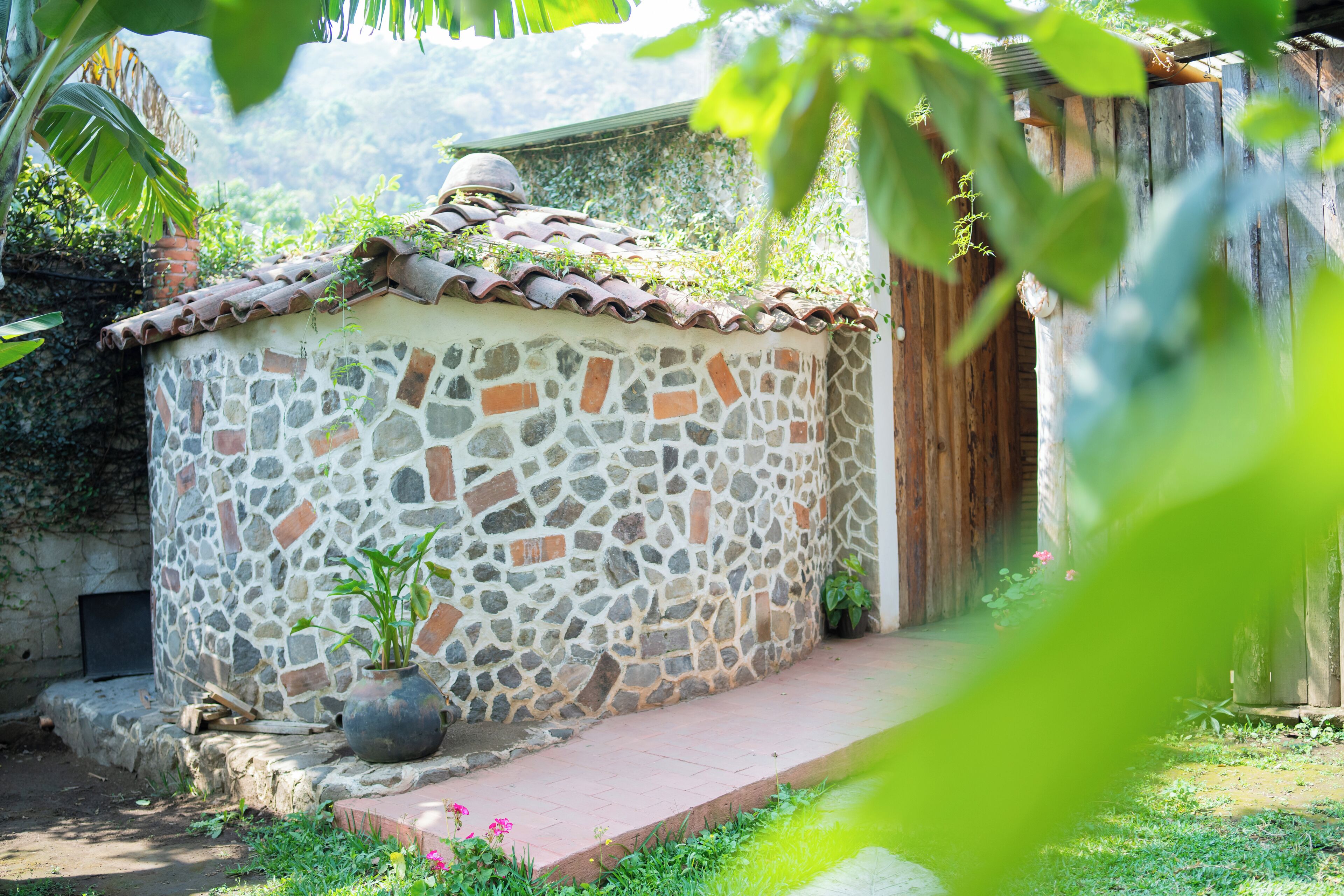 14-inch flat-screen TV with digital channels