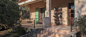 Large gîte close to the Mont Ventoux