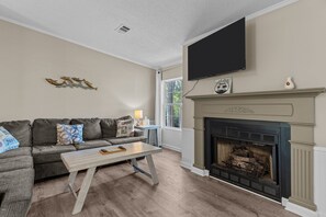 Smart TV - Sand Dollars - 5mins to beach, huge lot, pet friendly and boat parking!  (Ocean Isle Beach)