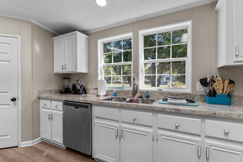 Sand Dollars - 5mins to beach, huge lot, pet friendly and boat parking! 