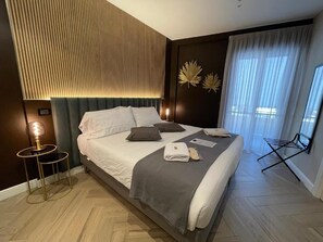 Superior dubbelrum eller tvåbäddsrum - 1 sovrum - balkong - utsikt mot staden | Sängtillbehör av högsta kvalitet, duntäcken och memory foam-madrasser