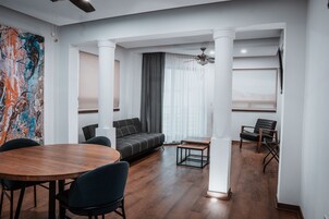 Televisión LED 60 pulgadas con canales de televisión por cable