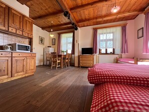 Family Suite, 1 Bedroom, Connecting Rooms | Free WiFi - Penzion Stanský mlýn  (Vitanov)