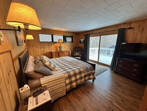 3 Schlafzimmer, Schreibtisch, Bügeleisen/Bügelbrett, Reisekinderbett