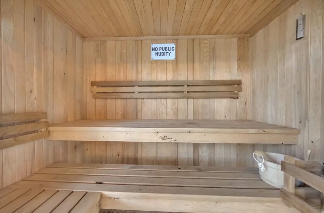 Camelback mountain condo with incredible views! Quick walk to the