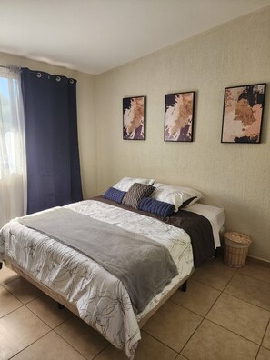 3 habitaciones, tabla de planchar con plancha y wifi gratis 