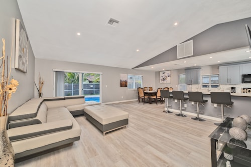 Spacious 4 bedrooms, 2 bathroom house with pool