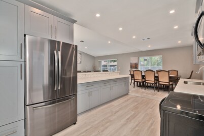 Spacious 4 bedrooms, 2 bathroom house with pool