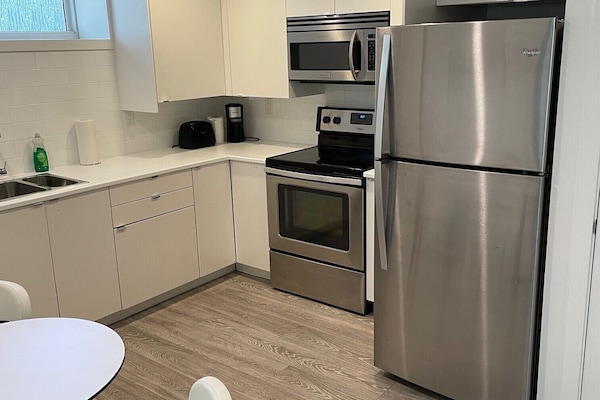 Full kitchen