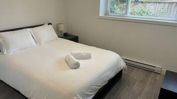 2 bedrooms, desk, iron/ironing board, free WiFi