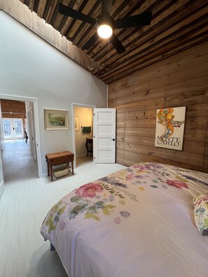 3 chambres, coffres-forts dans les chambres, bureau