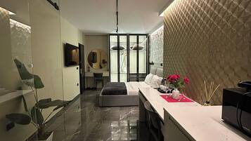 ROOM 07