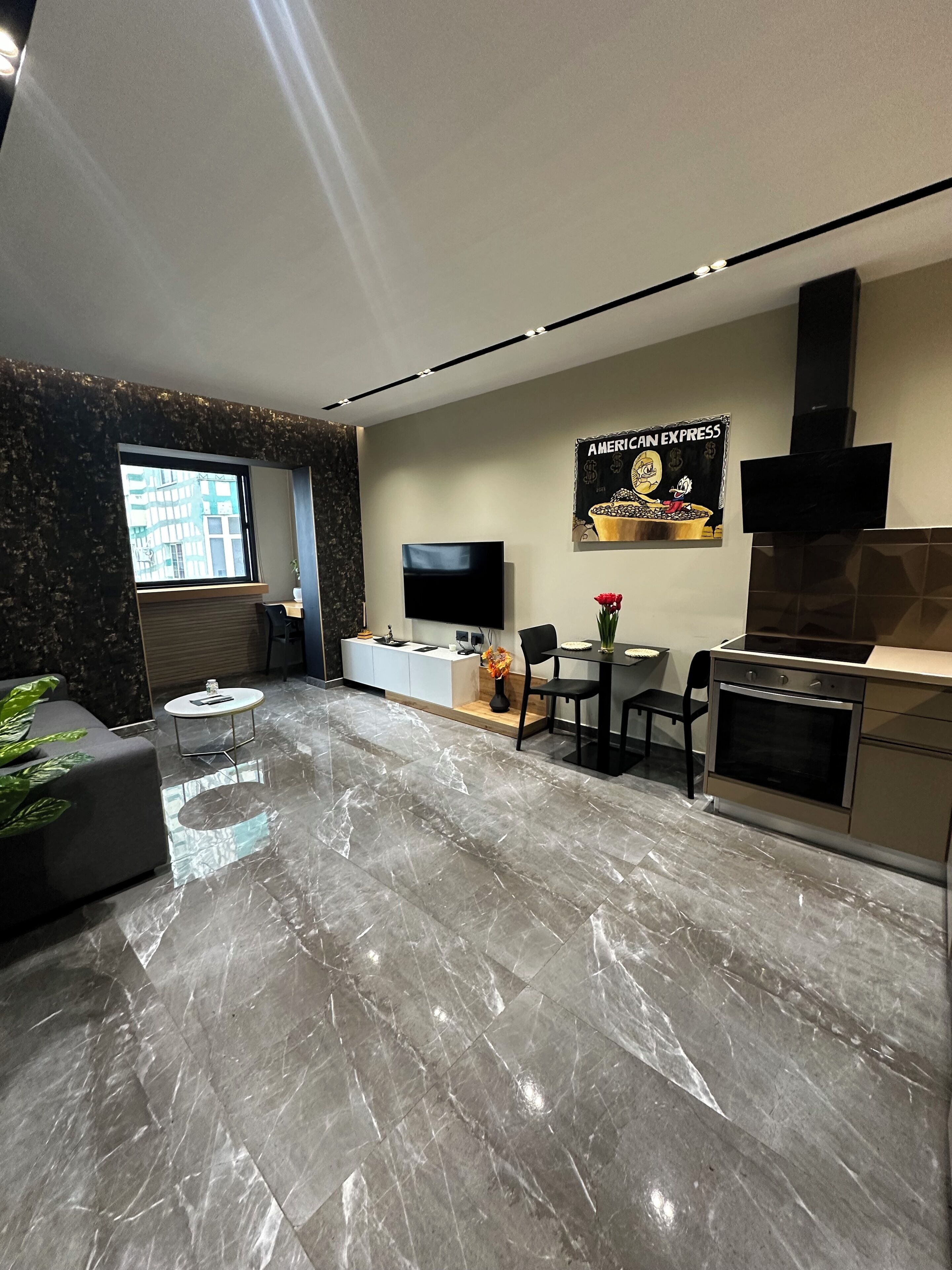 Room 01 | Living area | 55-inch LED TV with cable channels, Netflix, streaming services