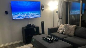 Smart TV, video games