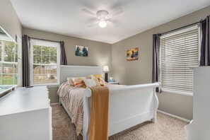 3 dormitoris, planxa i posts de planxar, un bressol de viatge i wifi 