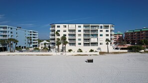 Exterior - Stunning Gulf front retreat ! Vacation retreat  unforgettable beach getaway.  (Indian Shores)