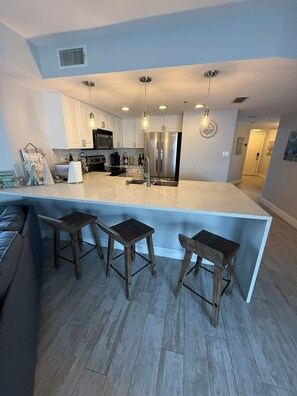 Dining tables - Stunning Gulf front retreat ! Vacation retreat  unforgettable beach getaway.  (Indian Shores)