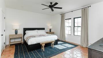 3 soverom, strykejern/-brett, reiseseng for barn og wi-fi (inkludert)