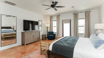 3 bedrooms, iron/ironing board, travel crib, free WiFi