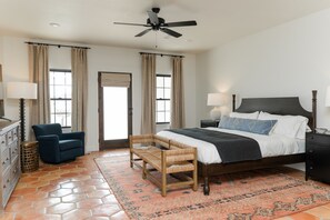 3 chambres, fer et planche à repasser, lit parapluie, Wi-Fi gratuit